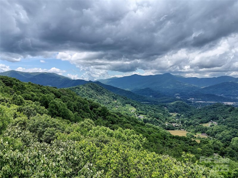 Property image 2 of Lot 18 Lincoln Way in Crestview Pointe, Waynesville, NC 28786