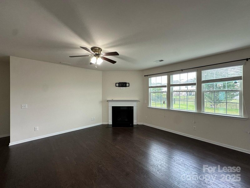 Property image 3 at 121 Congaree Loop, Mooresville, NC 28117