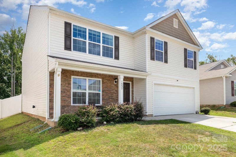 Property image 3 at 1537 Lilly Springs Place, Dallas, NC 28034