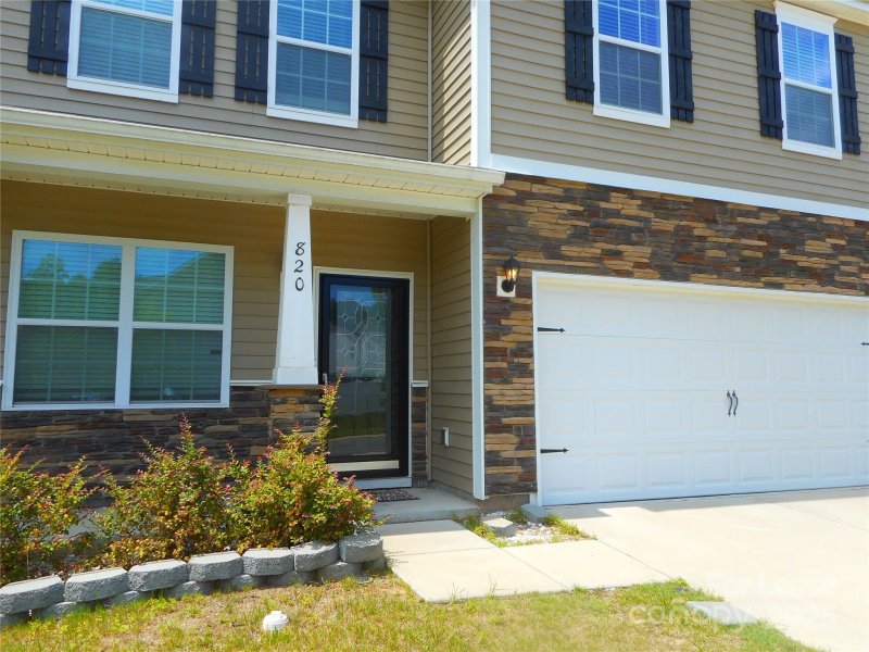 Property image 2 at 820 Larmore Avenue, Charlotte, NC 28216