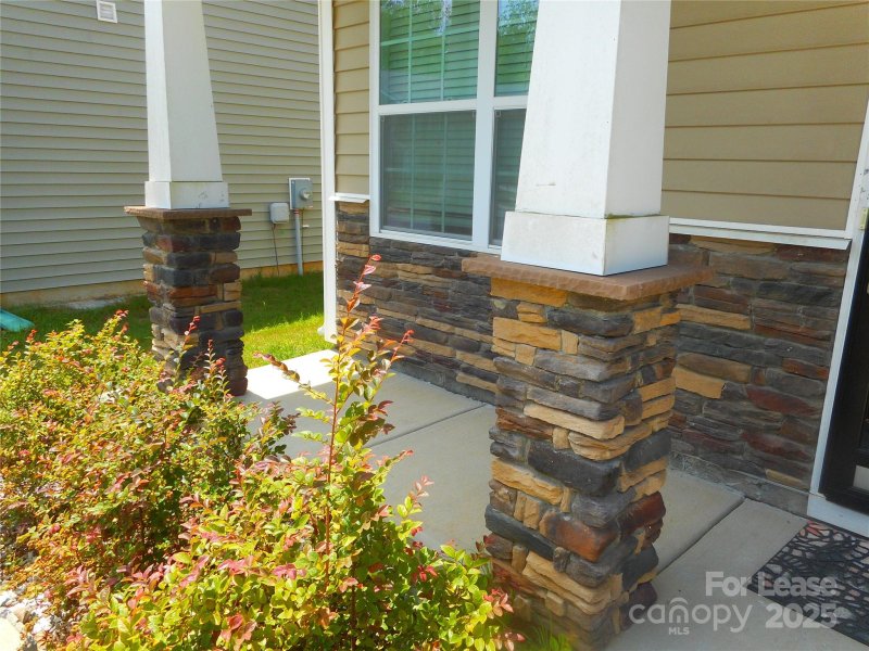 Property image 3 at 820 Larmore Avenue, Charlotte, NC 28216