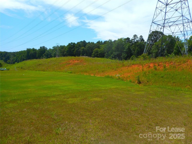 Property image 4 at 820 Larmore Avenue, Charlotte, NC 28216