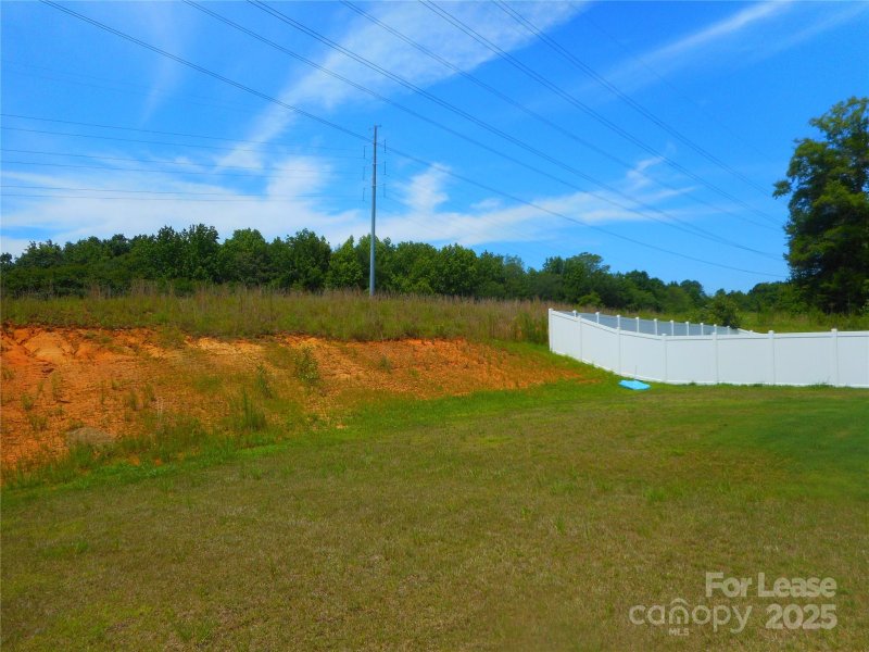 Property image 5 at 820 Larmore Avenue, Charlotte, NC 28216