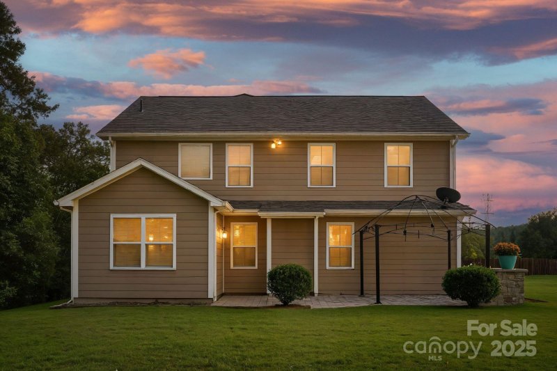 Property image 2 of 9304 Rayneridge Drive in Arbormere, Huntersville, NC 28078