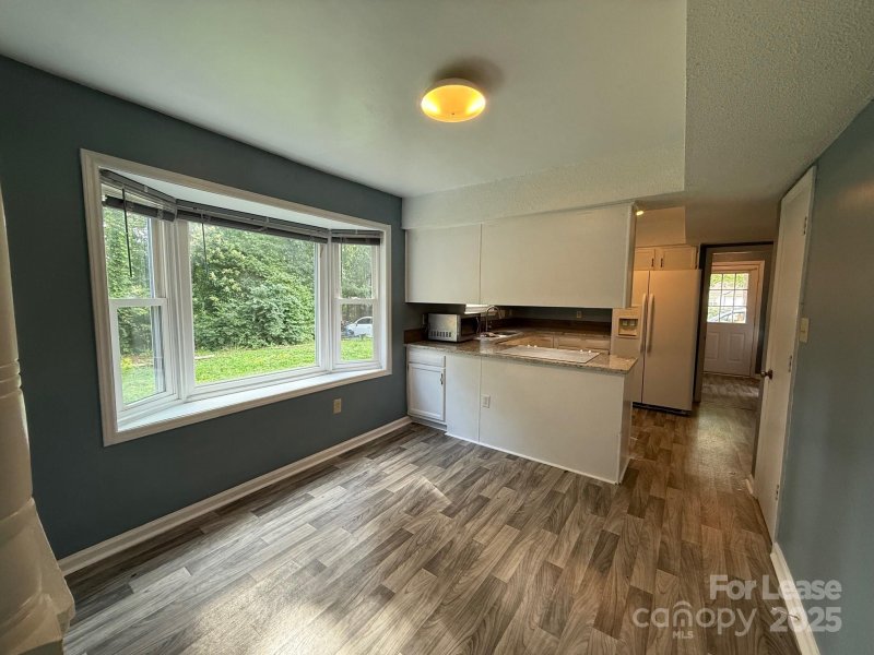 Property image 3 at 2320 Heather Glen Lane, Charlotte, NC 28208