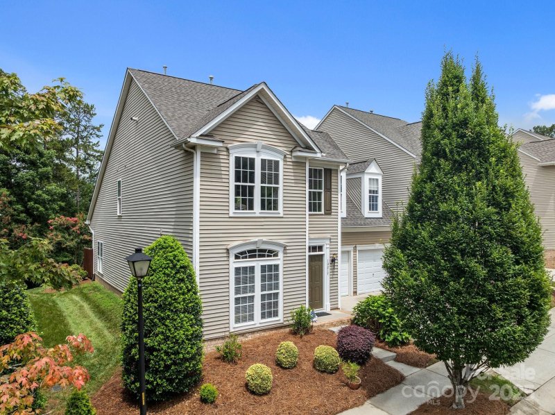 Property image 2 of 10217 Linksland Drive in Skybrook, Huntersville, NC 28078