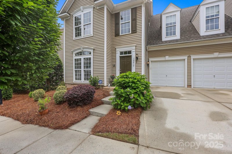 Property image 3 of 10217 Linksland Drive in Skybrook, Huntersville, NC 28078