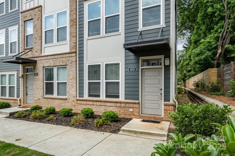 Property image 3 at 3005 Citizens Lane, Charlotte, NC 28205