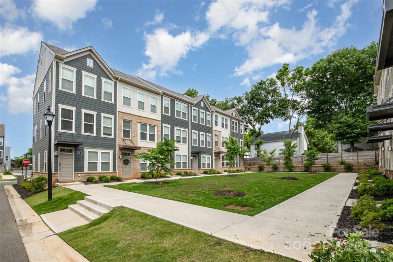 Property image 4 at 3005 Citizens Lane, Charlotte, NC 28205