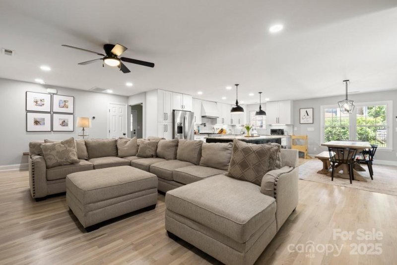 Property image 4 at 2816 Spring Valley Road, Charlotte, NC 28210