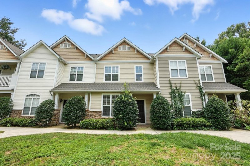 Property image 2 at 11331 Dundarrach Lane, Charlotte, NC 28277