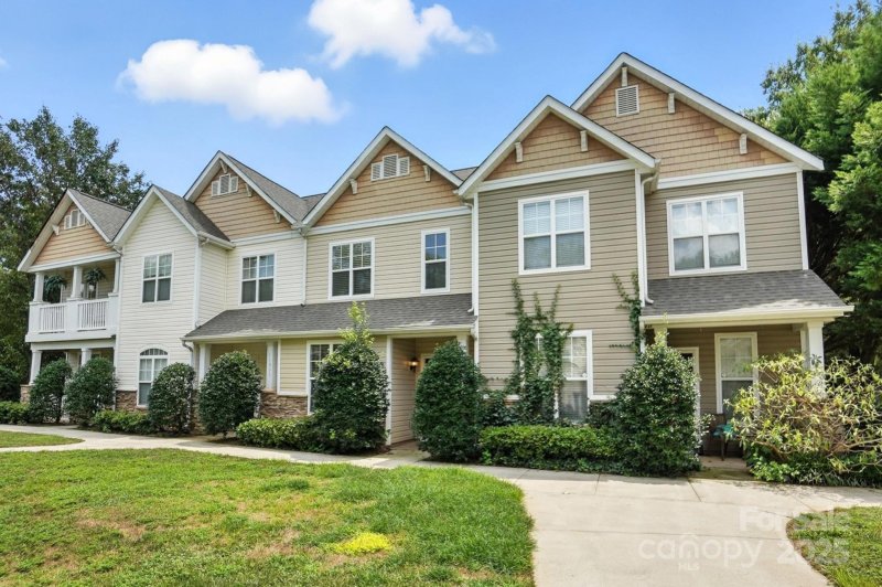 Property image 3 at 11331 Dundarrach Lane, Charlotte, NC 28277