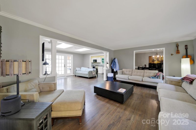 Property image 4 at 2913 Hinsdale Street, Charlotte, NC 28210