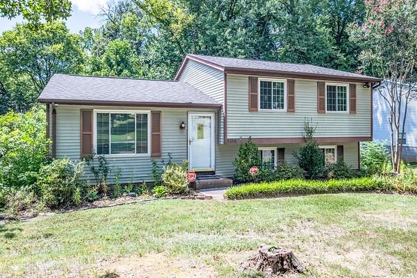 Property image 2 of 1216 Ogden Place in College Downs, Charlotte, NC 28213