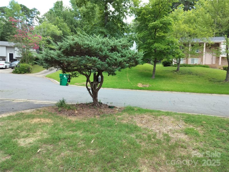 Property image 3 of 1216 Ogden Place in College Downs, Charlotte, NC 28213