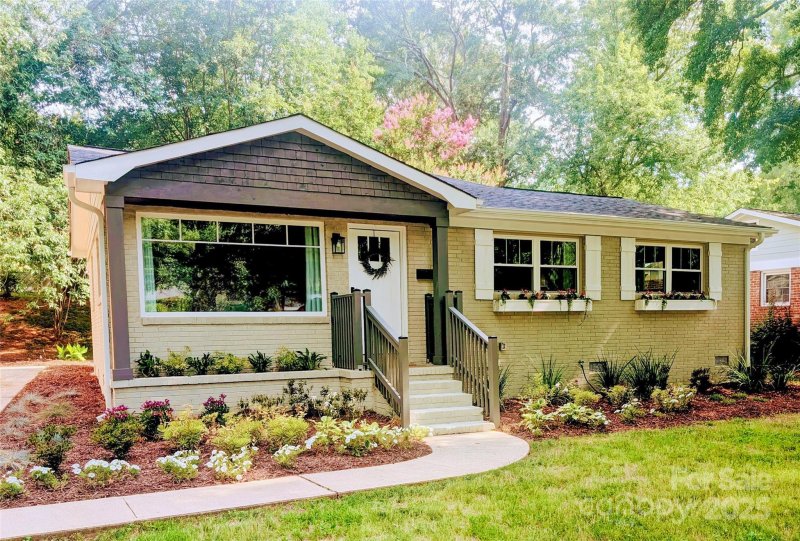 1208 Tarrington Avenue