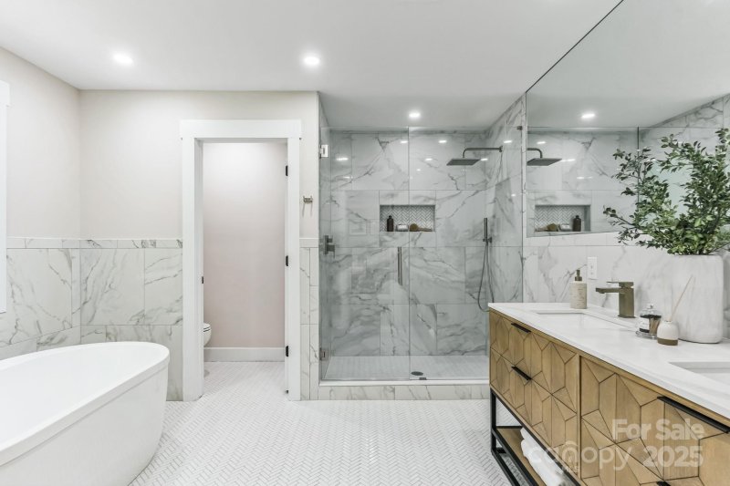 Property image 4 of 1208 Tarrington Avenue in Eastway Park, Charlotte, NC 28205