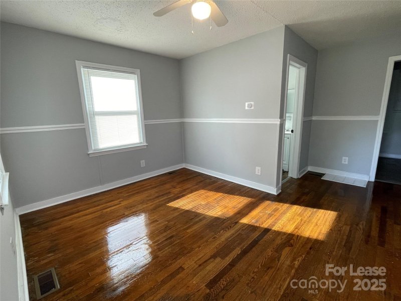 Property image 3 at 1612 Russell Avenue, Charlotte, NC 28216