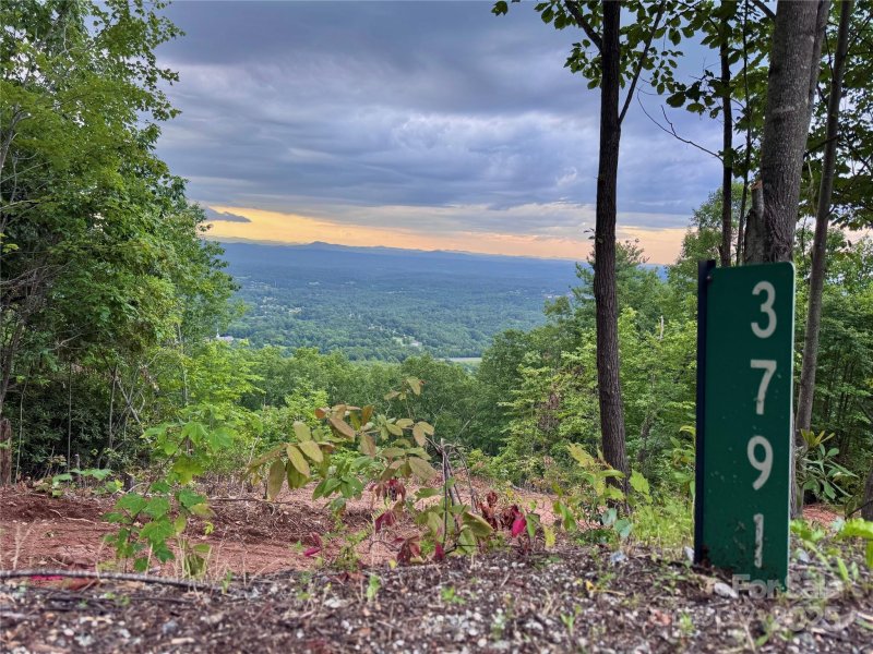 High Peak Mountain Estates, Morganton Community