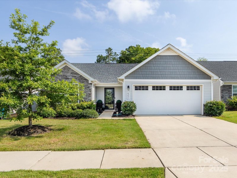 4231 Mackinnon Drive