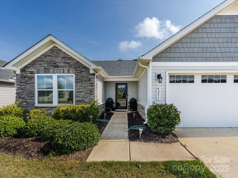 Property image 3 of 4231 Mackinnon Drive in Bellastead, Charlotte, NC 28214