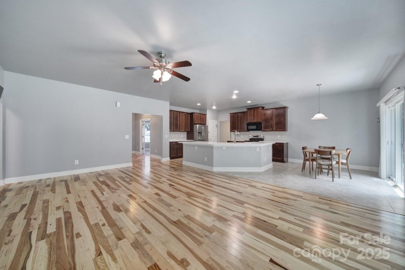 Property image 4 of 121 Holt Lane in Mccrary Woods, Mooresville, NC 28117