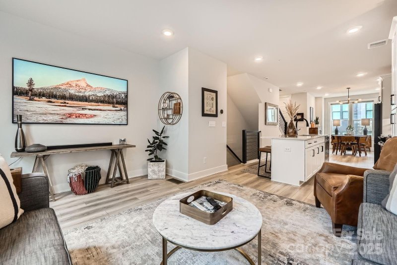 Property image 5 of 5007 Tiny Lane in Tremont Station, Charlotte, NC 28203