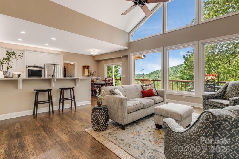 Property image 3 at 930 Sunlight Ridge Drive, Hendersonville, NC 28792