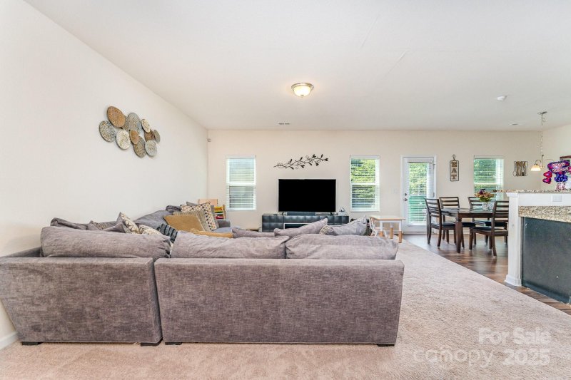 Property image 4 at 4702 Opus Lane, Charlotte, NC 28214