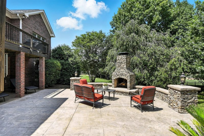 Property image 3 of 3646 Hogan Court in Rock Barn, Conover, NC 28613