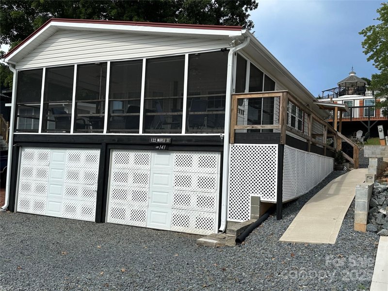 Property image 2 of 122 Maple Street in Badin Shores Resort, New London, NC 28127