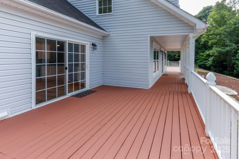 Property image 4 of 402 Sweetbriar Road in Sweetbriar Farms, Lake Lure, NC 28746