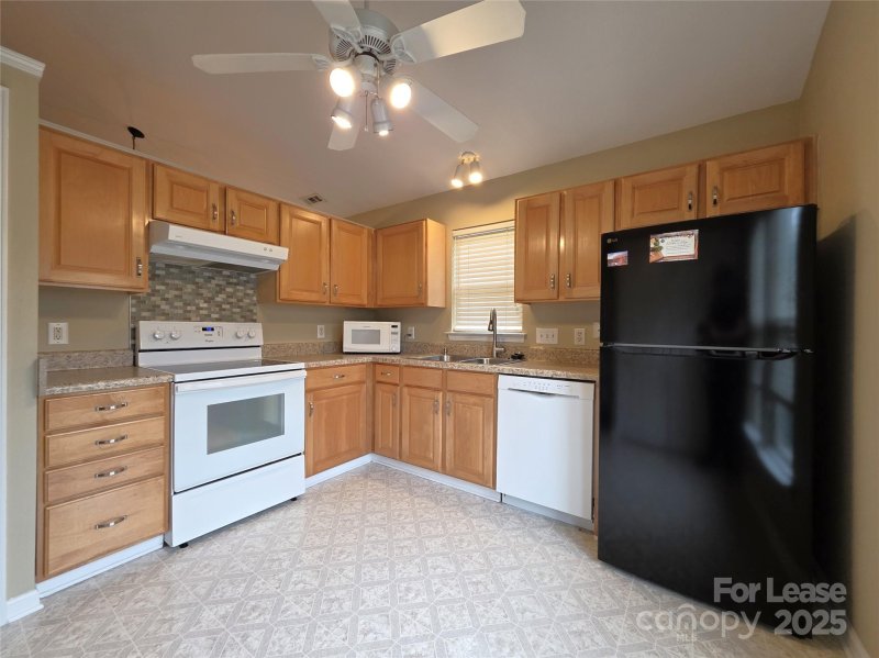 Property image 4 at 8844 Treyburn Drive, Charlotte, NC 28216