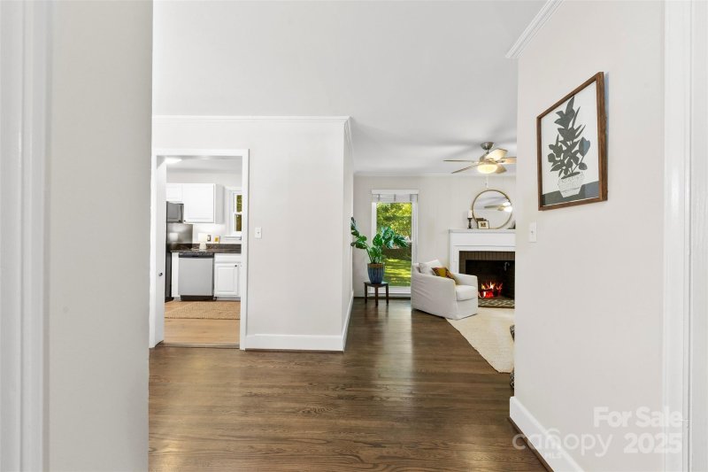 Property image 3 at 1126 1120 E Woodlawn Road, Charlotte, NC 28209