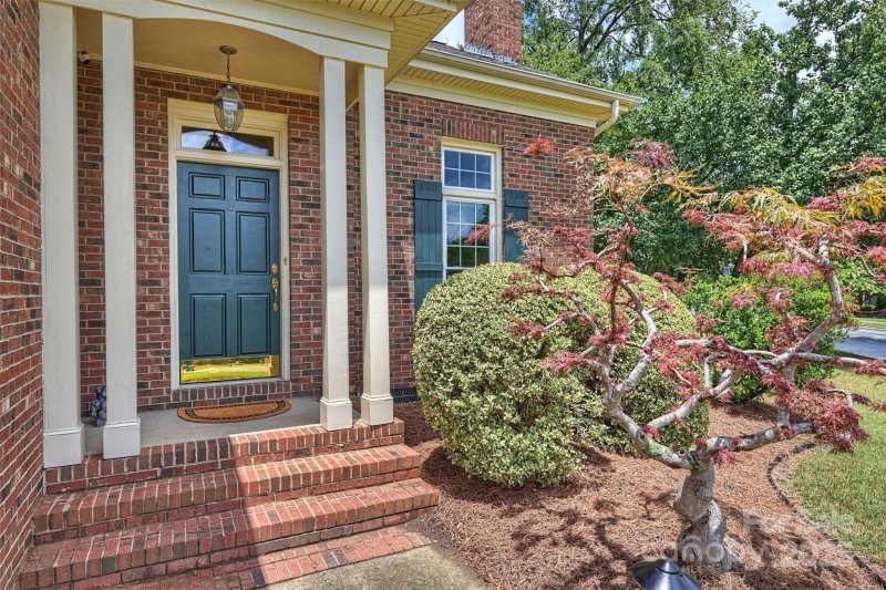 Property image 4 at 635 Sentinel Oak Lane, Charlotte, NC 28214