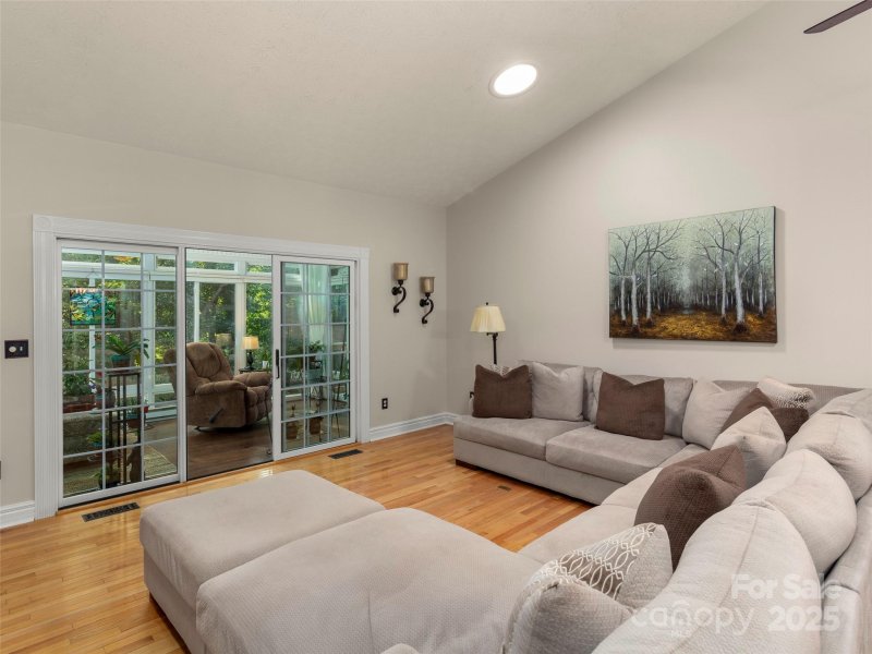 Property image 5 at 71 Dallas Drive, Hendersonville, NC 28739