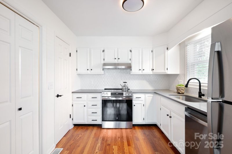 Property image 2 at 1751 Haywood Manor Road, Hendersonville, NC 28791