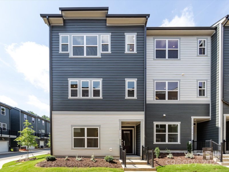 Property image 2 at 7004 Impulse Court, Charlotte, NC 28205