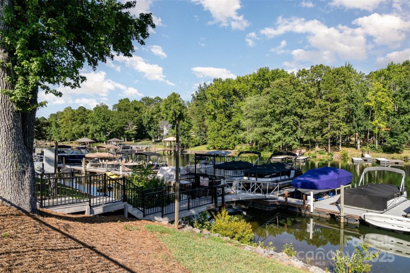 Property image 4 of 2656 Norman Isle Drive in Mariners Pointe at Smithstone, Denver, NC 28037