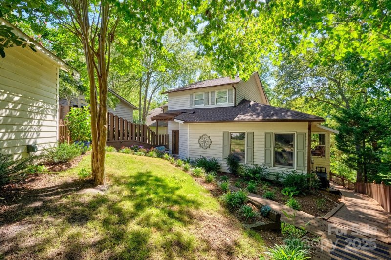 Property image 3 at 10 Weatherly Way, Lake Wylie, SC 29710