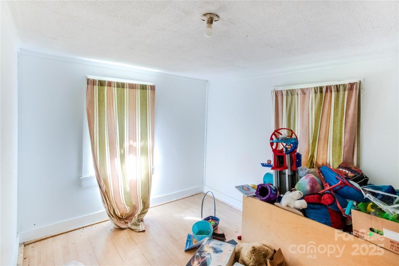 Property image 3 of 401 Ray Street in Waynesville Heights, Waynesville, NC 28786