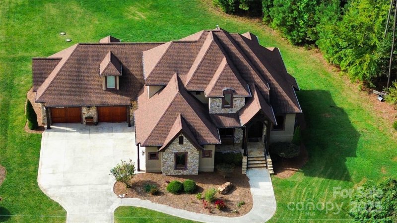 Washam Point, Mooresville Community