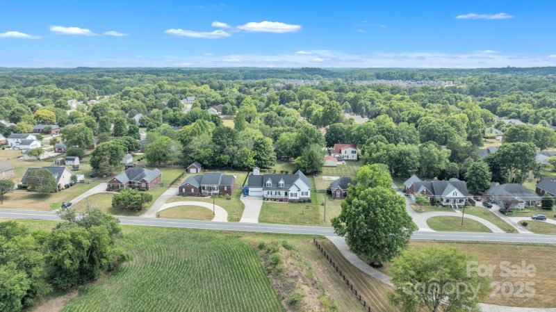 Property image 2 of 2261 Stallings Road in Stallings Glen, Harrisburg, NC 28075