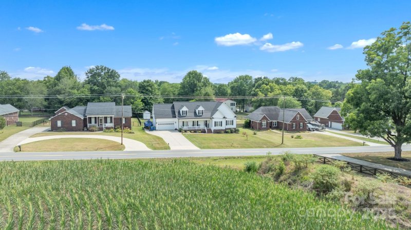 Property image 4 of 2261 Stallings Road in Stallings Glen, Harrisburg, NC 28075