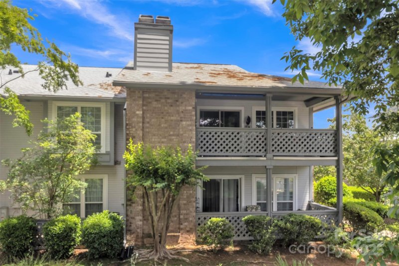 Property image 2 of 5839 Harris Grove Lane in Harris Lake, Charlotte, NC 28212