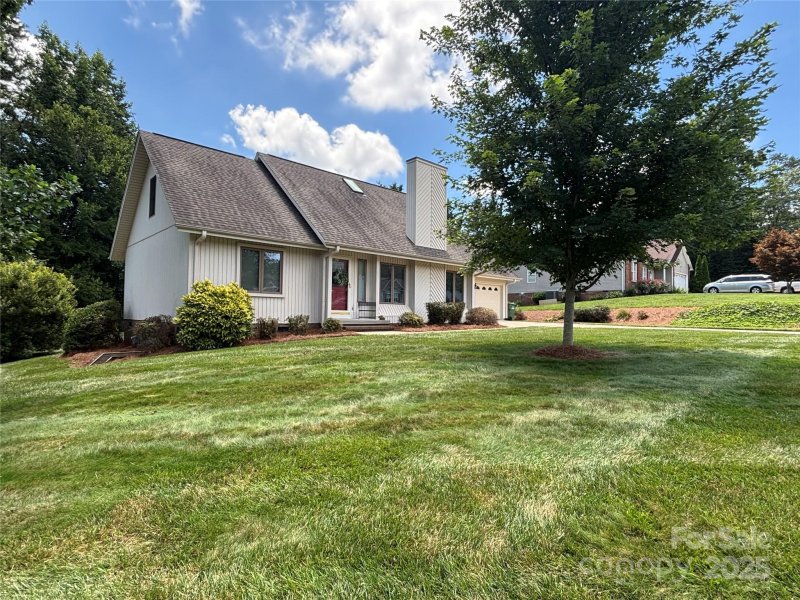 Property image 2 at 2420 24th Avenue, Hickory, NC 28601