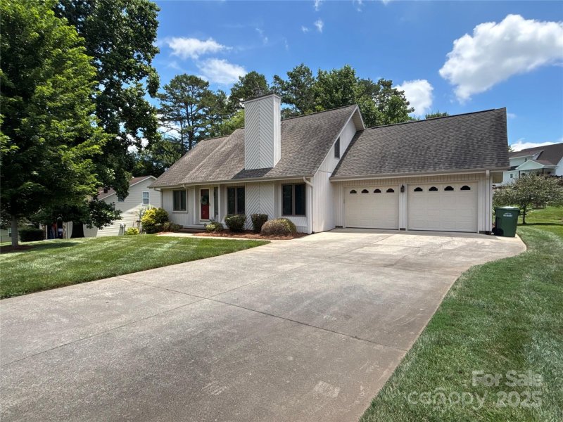 Property image 3 at 2420 24th Avenue, Hickory, NC 28601