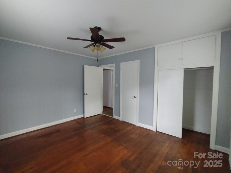 Property image 5 of 621 Reeves Court in Beechwood Acres, Charlotte, NC 28208