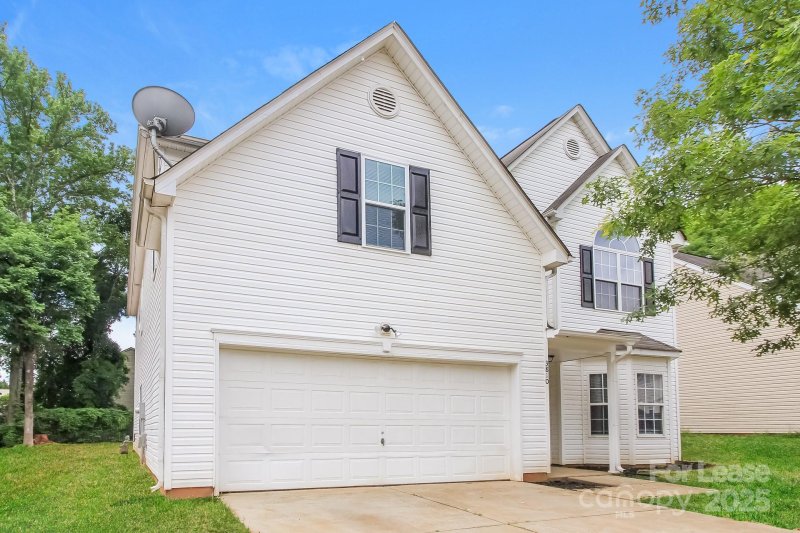 Property image 3 at 3810 Pauline Lane, Charlotte, NC 28216