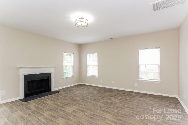 Property image 4 at 3810 Pauline Lane, Charlotte, NC 28216